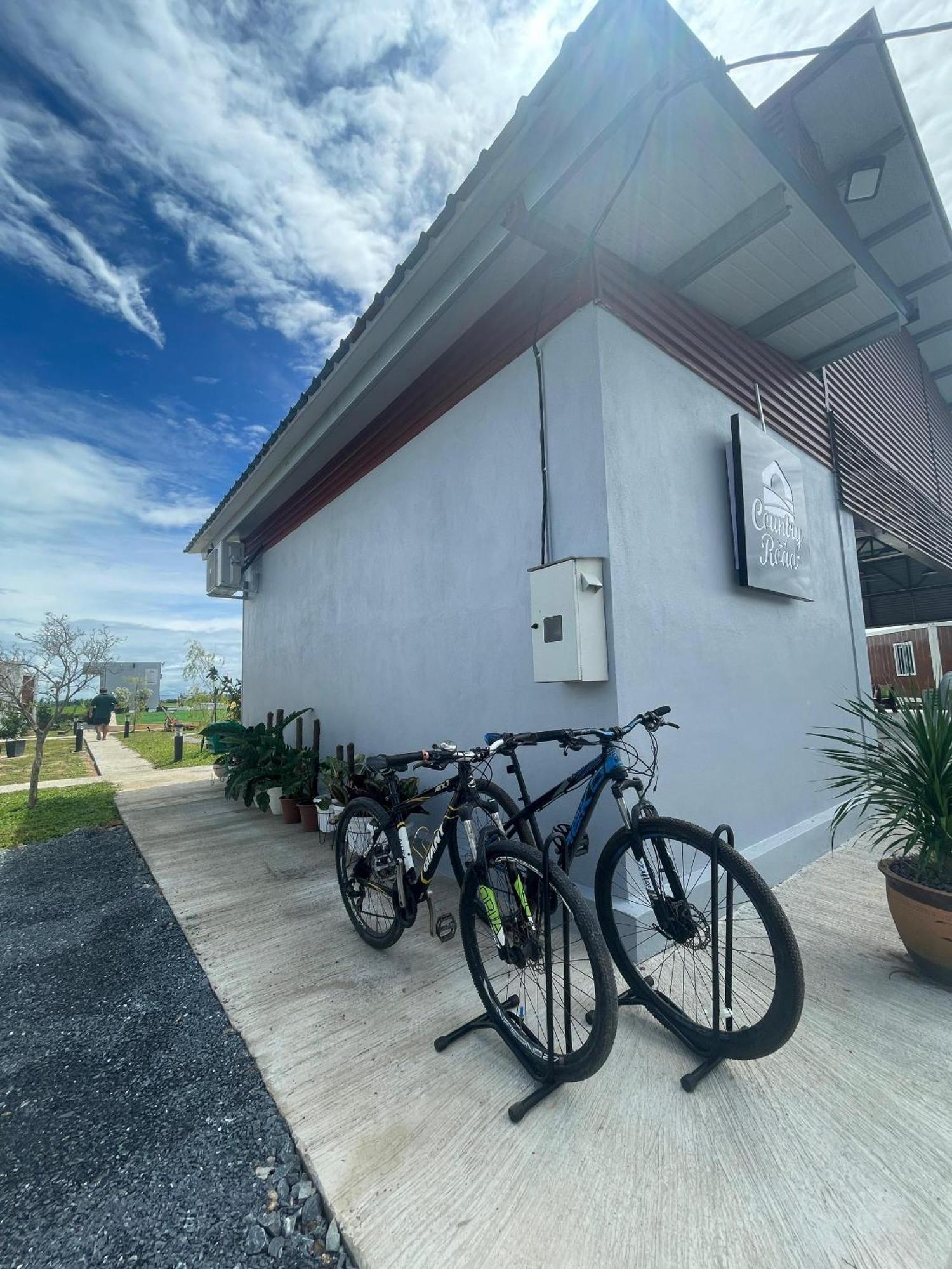 Country Road Homestay Simpang Empat  Экстерьер фото